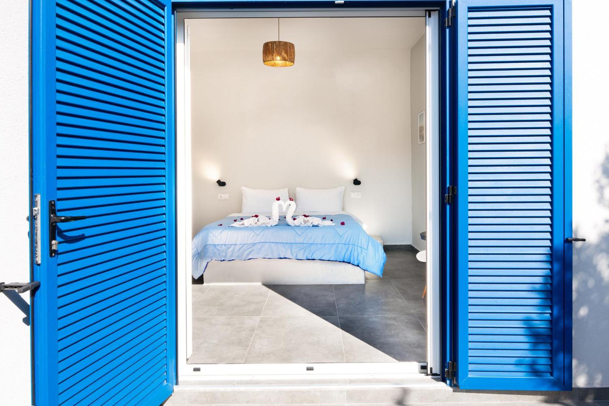 Aegean Blue Santorini Perissa Apartment Exterior photo